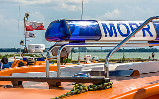 35-letnia mieszkanka Warszawy utonęła podczas rejsu łodzią po Wielkich Jeziorach Mazurskich 35-letnia mieszkanka Warszawy utonęła podczas rejsu łodzią po Wielkich Jeziorach Mazurskich